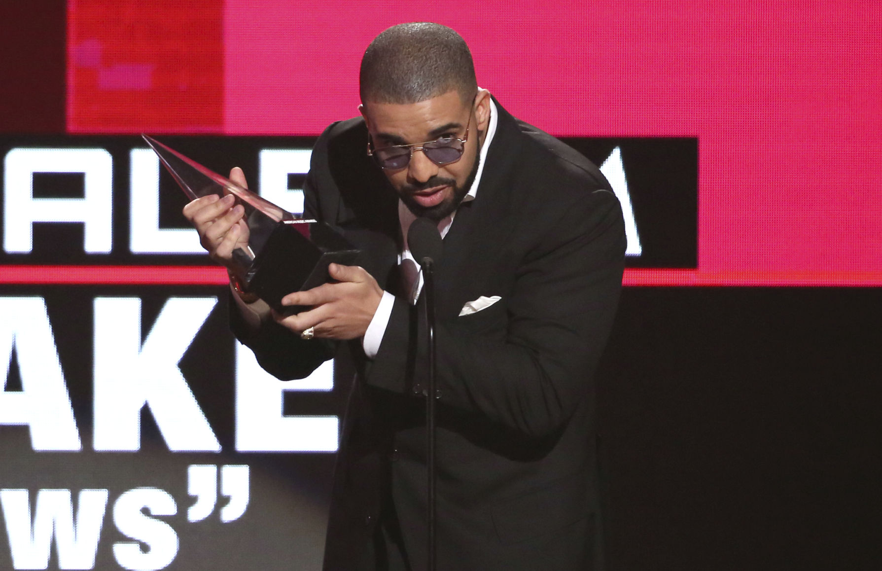 2016 American Music Awards - Show